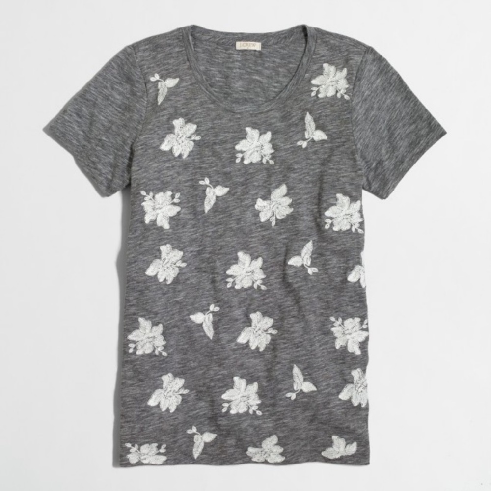 Gray embroidered t-shirt